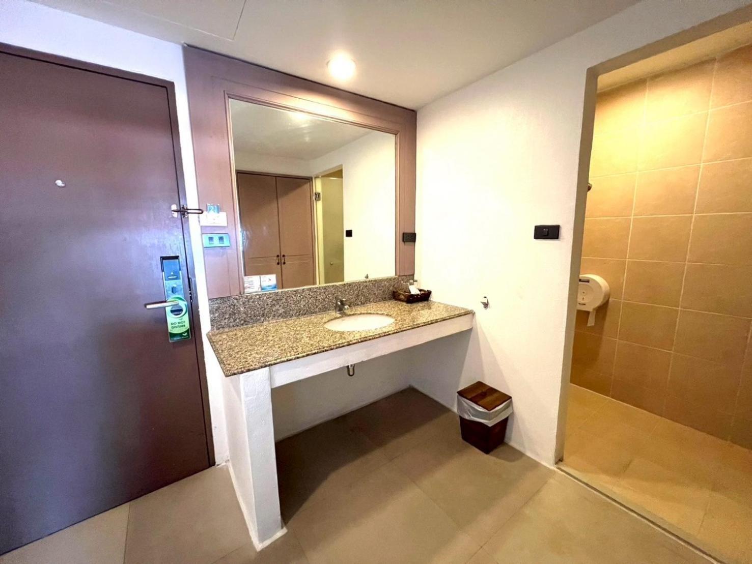 The Viridian Resort - Sha Plus Patong Exterior foto
