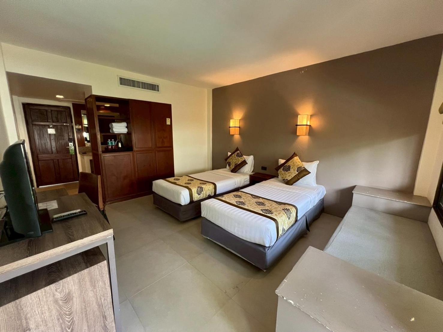The Viridian Resort - Sha Plus Patong Exterior foto